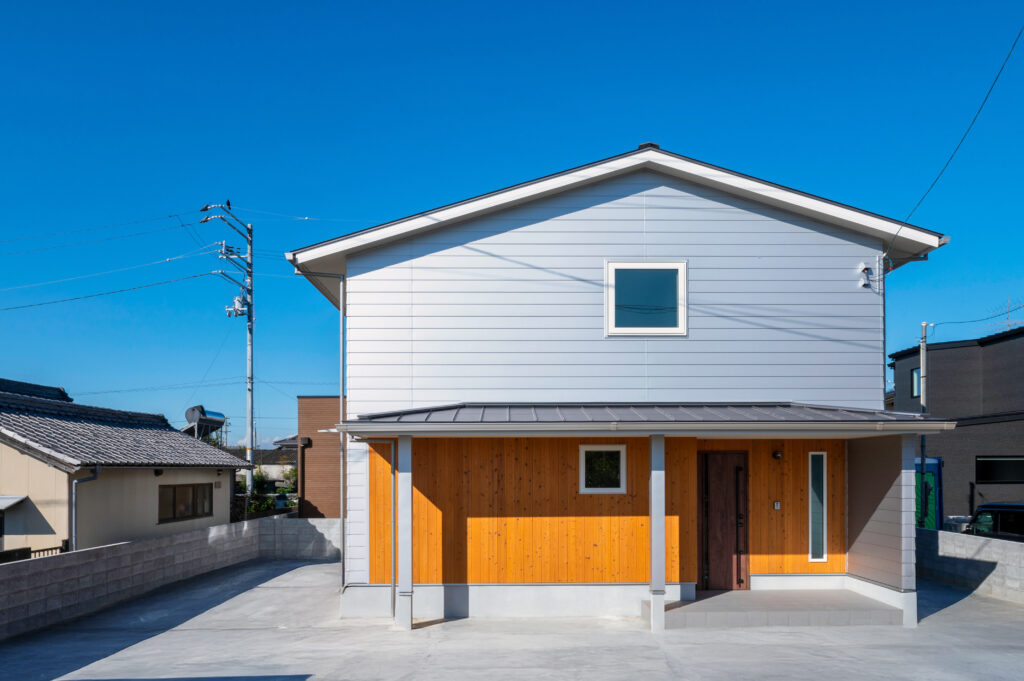 【松前町・注文住宅】田園と山々が一望できる こだわりリビングの家